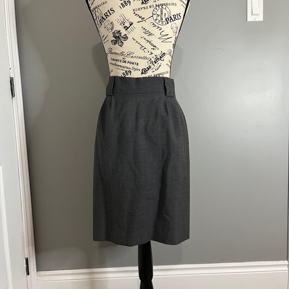Gray Knee-Length Pencil Skirt for Work - Picture 3 of 4